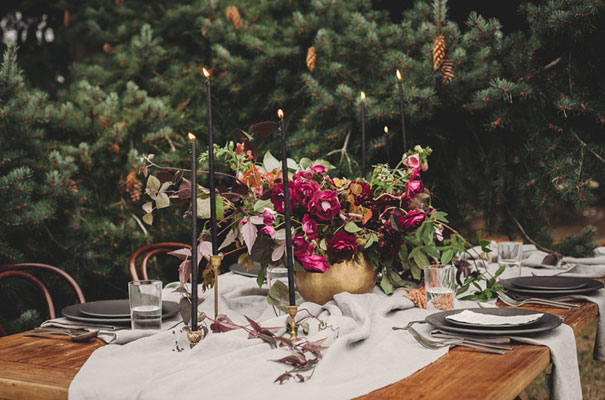 dark-romantic-purple-gold-forest-wedding-inspiration615