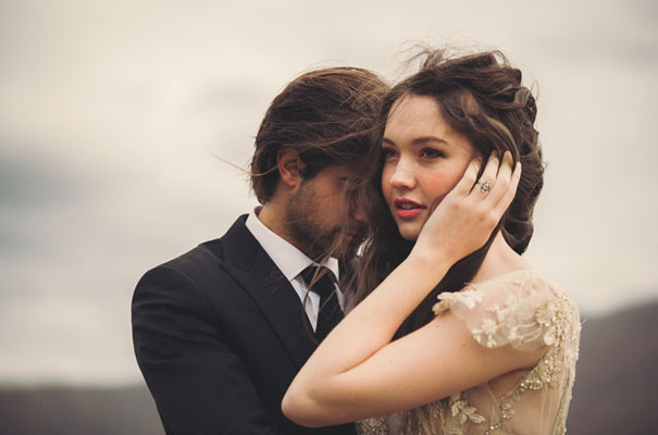 dark-romantic-purple-gold-forest-wedding-inspiration65