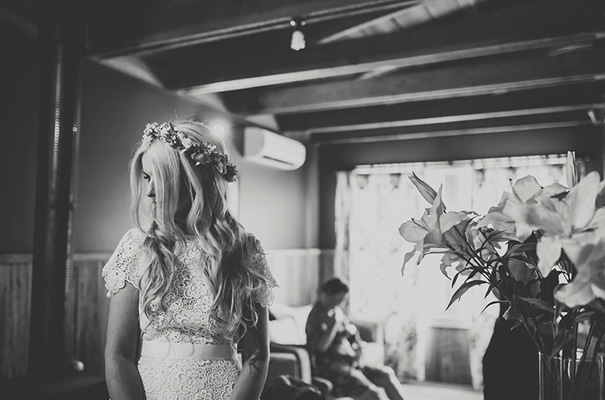 rue-de-seine-bridal-gown-real-wedding-deer-farm-rural-victoria-wedding-photographer4