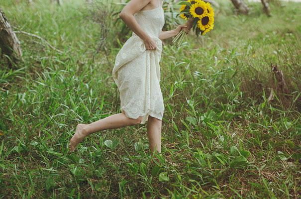 stradbroke-island-teeki-style-beach-coastal-barefoot-bride-wedding21
