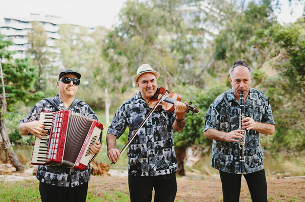 70s-retro-vintage-jewish-bright-fun-wedding-inspiration9