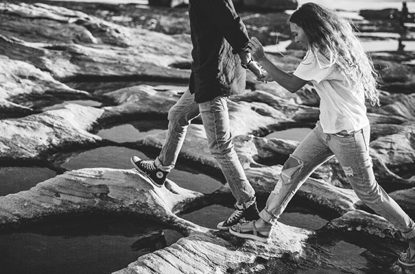 golden-hour-sunset-white-tshirt-jeans-converse-beach-engagement10