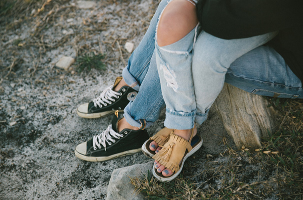 golden-hour-sunset-white-tshirt-jeans-converse-beach-engagement4