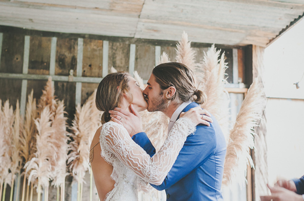 homemade-bridal-gown-babies-breath-wedding-gui-jorge-photography11