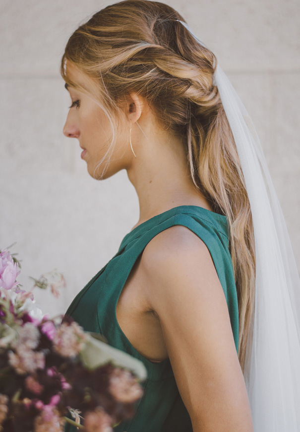 inspiration-peonies-green-wedding-dress-wedding-mud-cake204