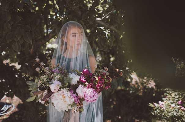 peonies-green-wedding-dress-wedding-mud-cake10