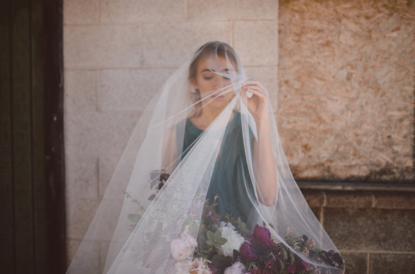 peonies-green-wedding-dress-wedding-mud-cake18