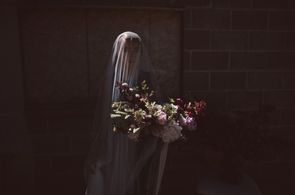 peonies-green-wedding-dress-wedding-mud-cake6