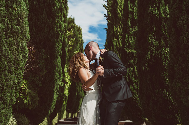 polkadot-bride-wedding-dress-dark-romantic-wedding-venue-table-styling16