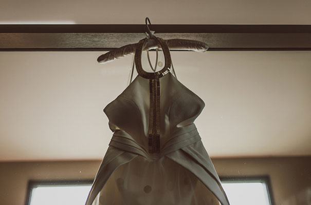 polkadot-bride-wedding-dress-dark-romantic-wedding-venue-table-styling4