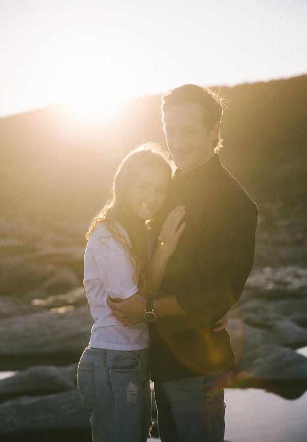 sunset-white-tshirt-jeans-converse-beach-engagement44