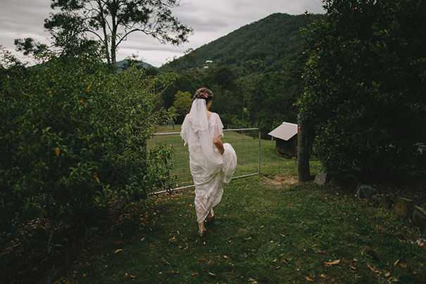 029_Hannah+Jean_Luke-Going