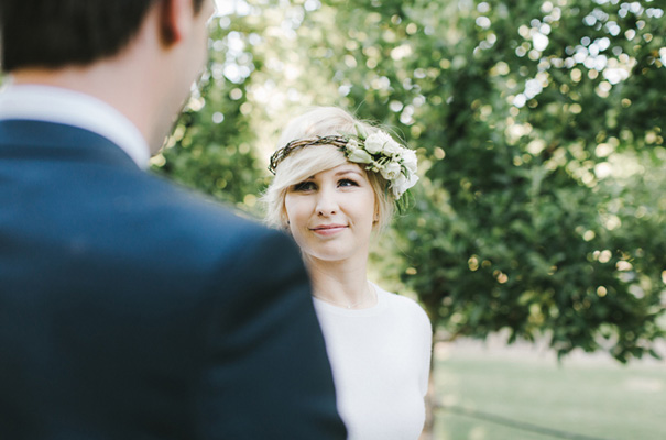backyard-wedding-inspiration-flower-crown23
