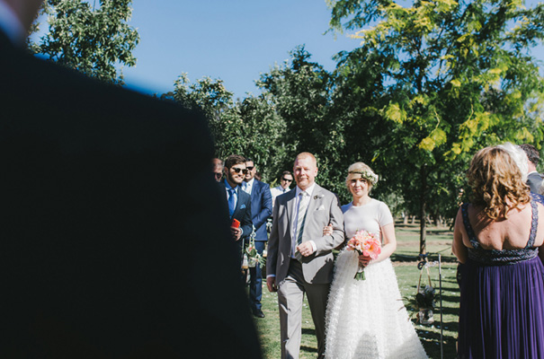 backyard-wedding-inspiration-flower-crown9