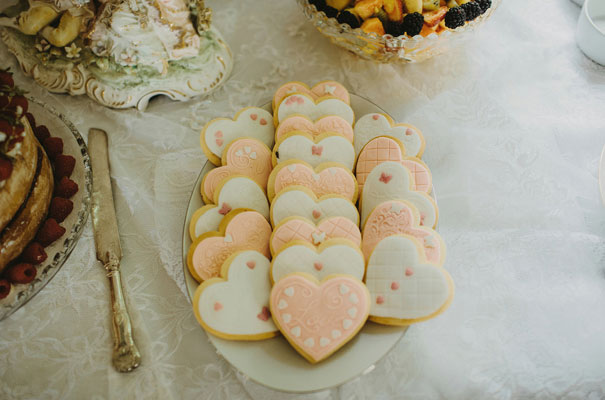 sculpture-wedding-photography-i-got-you-babe-snow-white-magical-wedding-gown30