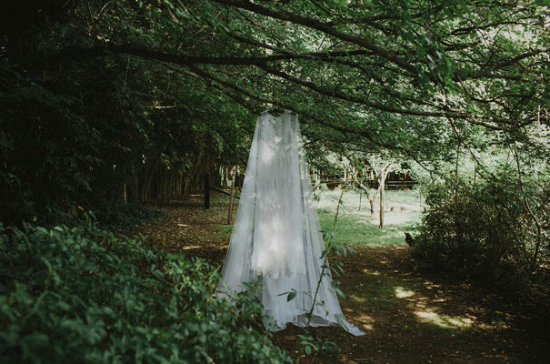 sculpture-wedding-photography-i-got-you-babe-snow-white-magical-wedding-gown9