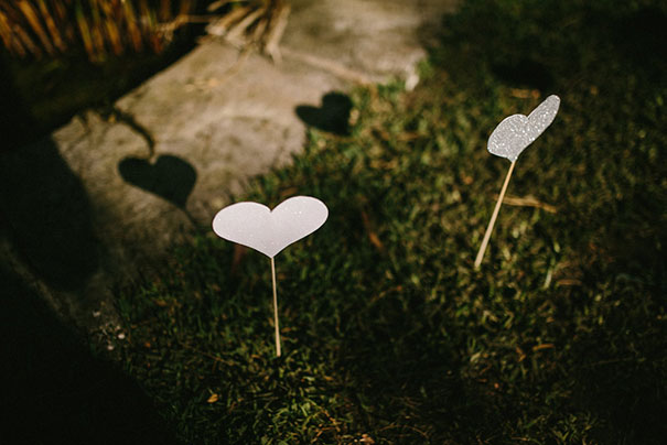 SK--130_DIY-glitter-aisle-markers-white