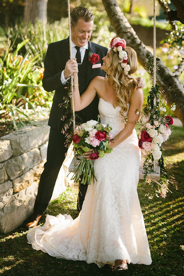 SK--137_Bride-and-groom-swing