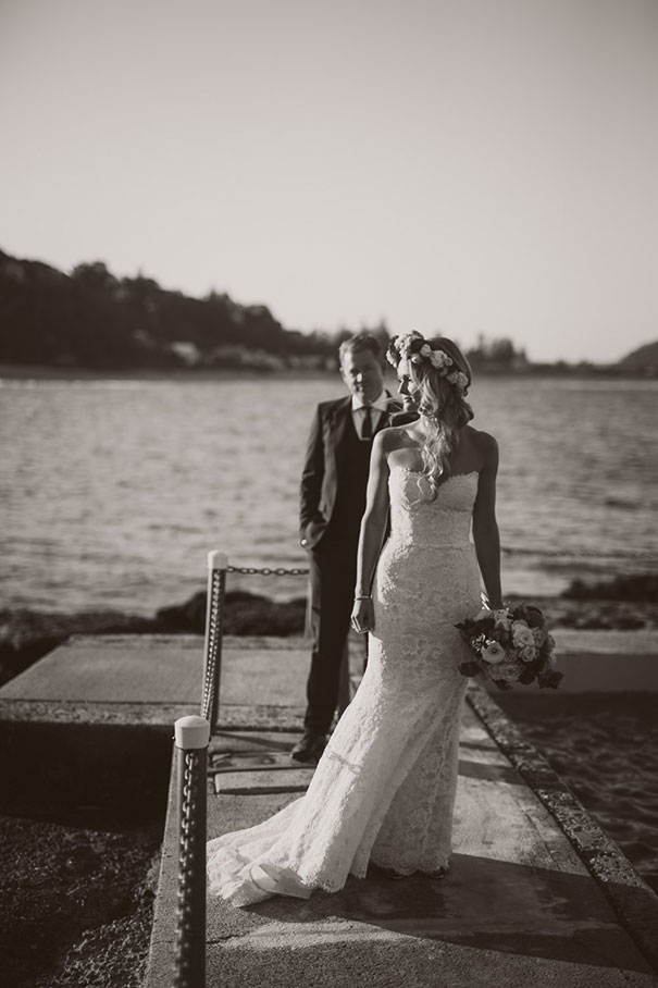 SK--140_Bride-groom-ocean-pool-BW