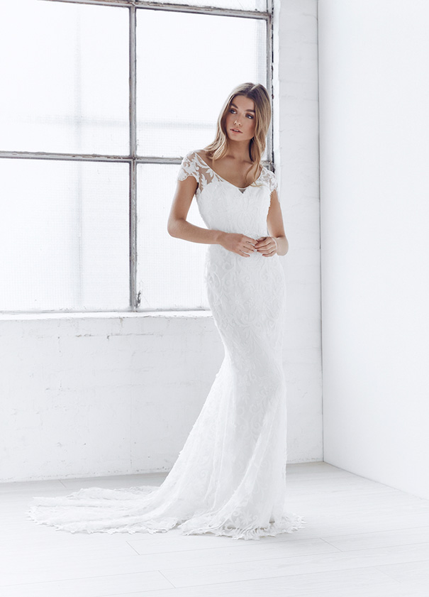 ceremony-collection_windsor_full-length_front